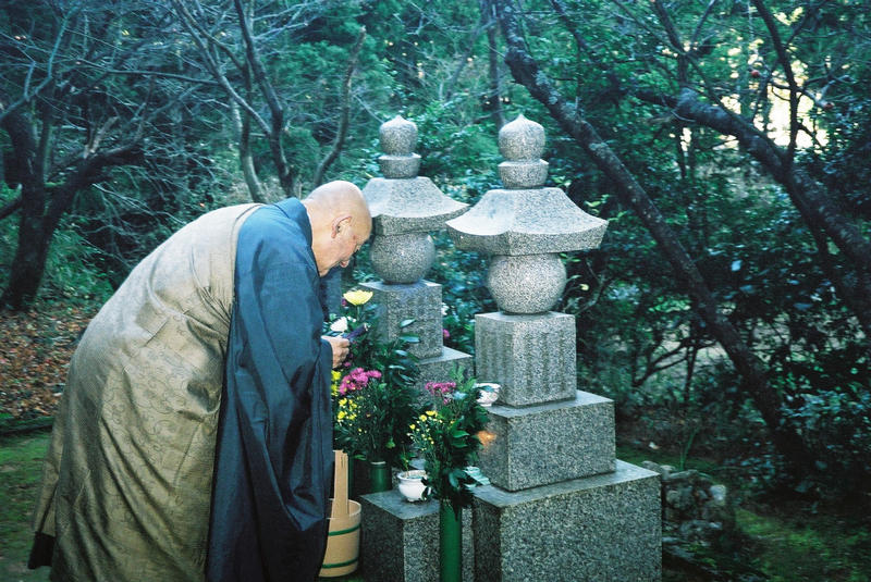 On the grave of Daiun Sogaku Roshi